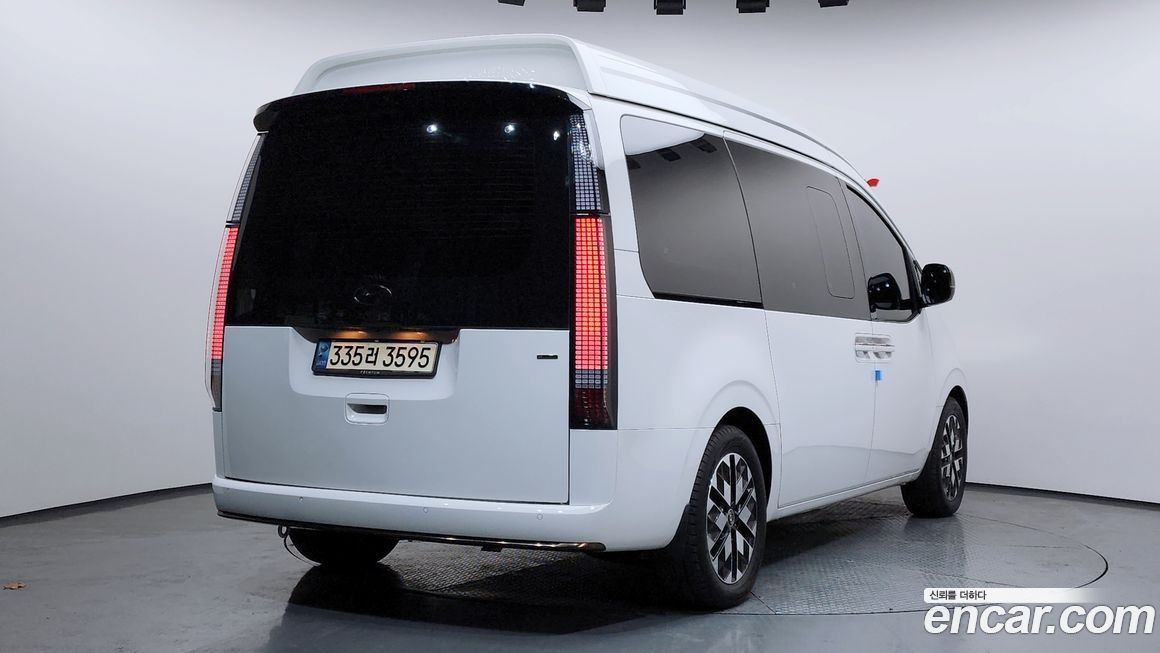 Hyundai Staria 2023