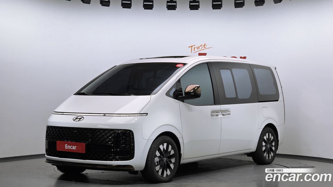 Hyundai Staria 2025