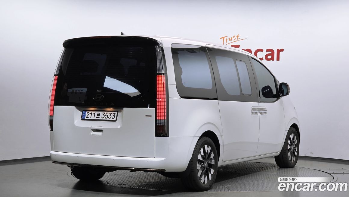 Hyundai Staria 2025