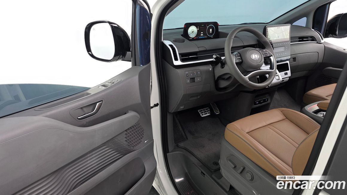 Hyundai Staria 2025