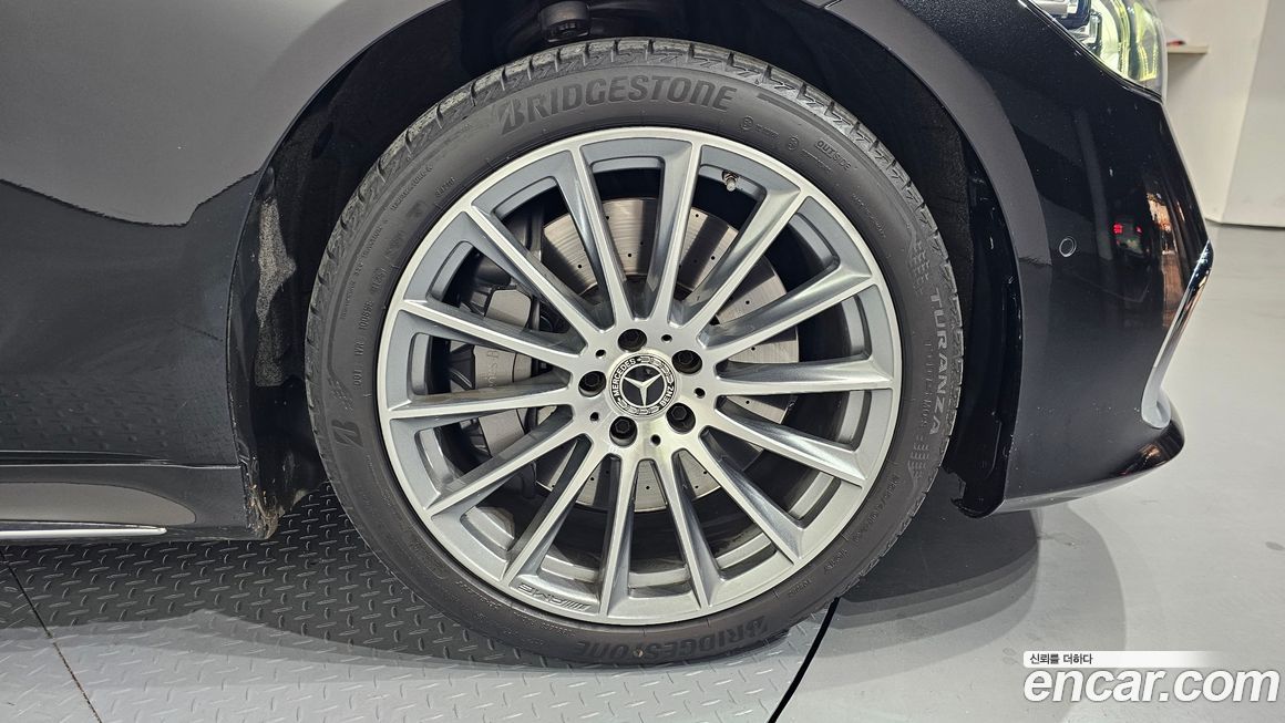 Mercedes-Benz S-Class 2023