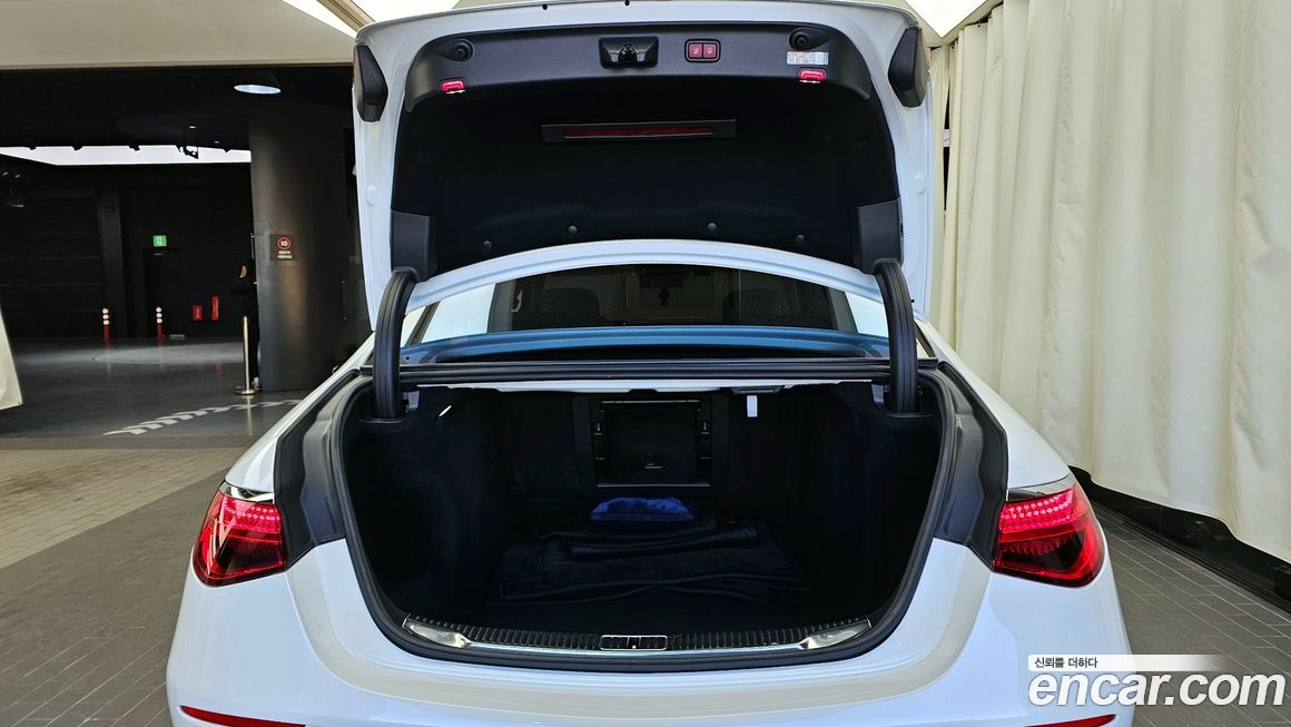 Mercedes-Benz S-Class 2023