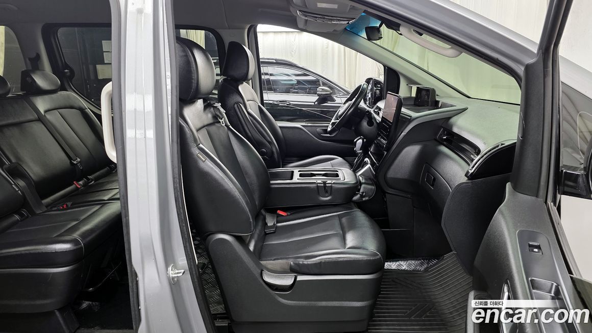 Hyundai Staria 2023