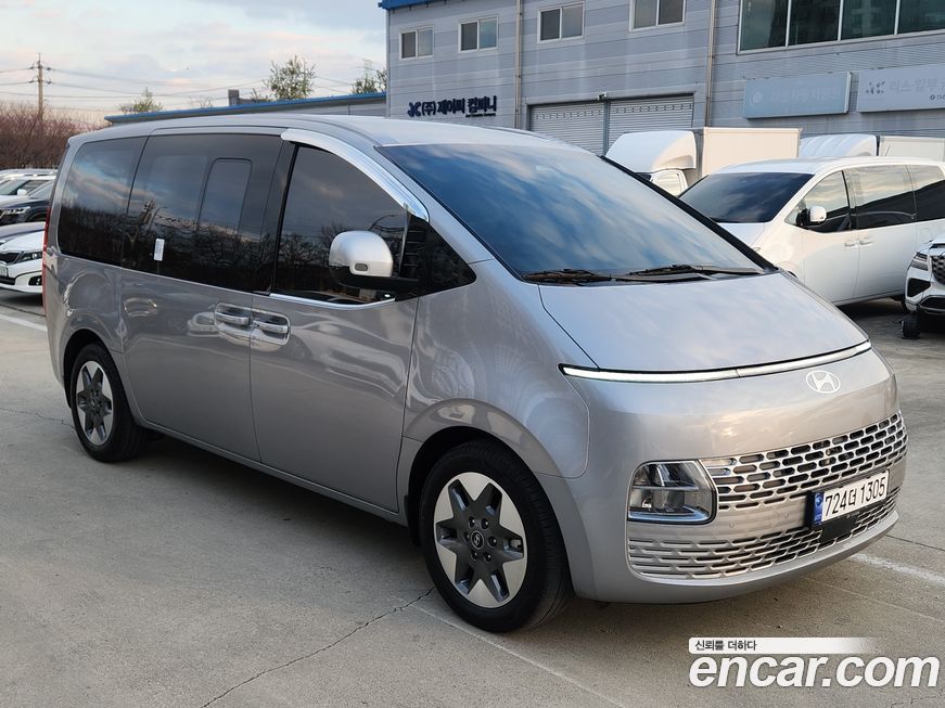 Hyundai Staria 2025