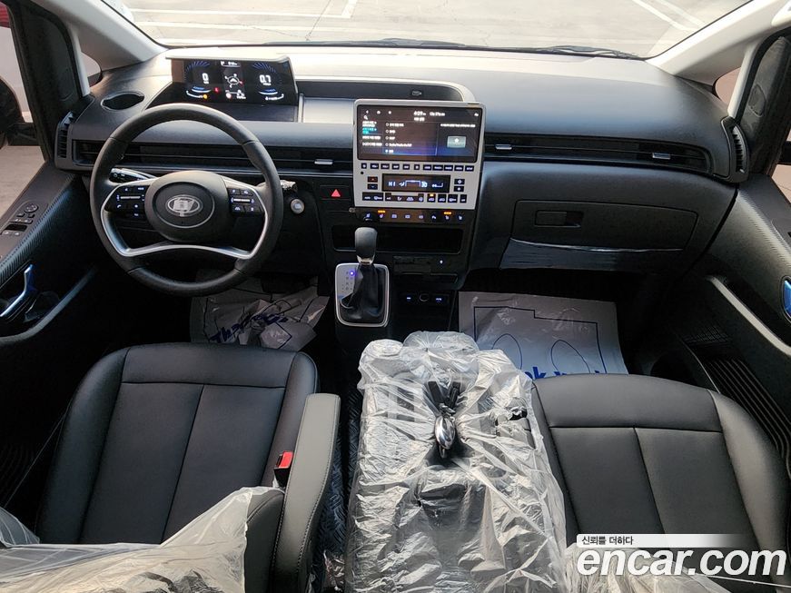 Hyundai Staria 2025