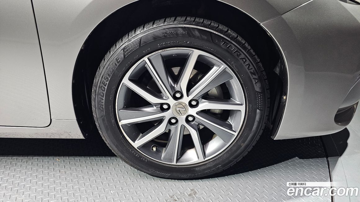 Lexus ES 2017