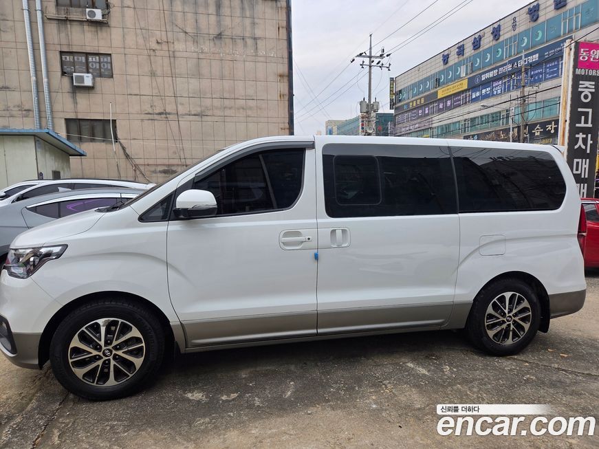 Hyundai Starex 2019
