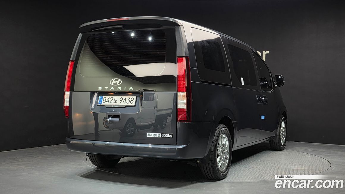 Hyundai Staria 2025