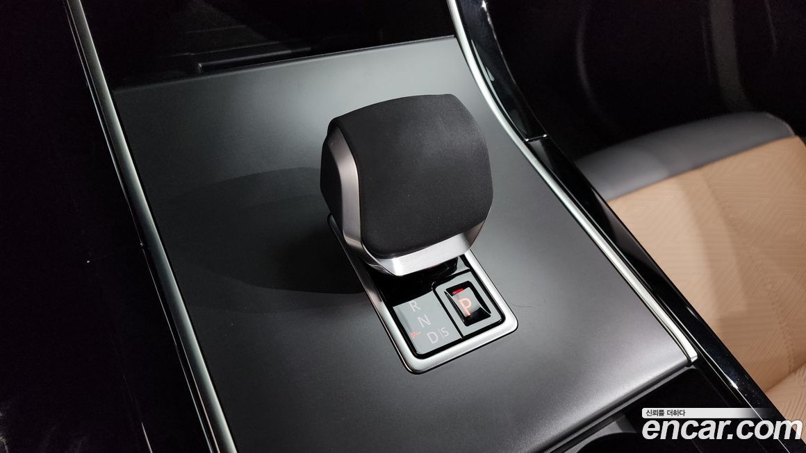 Land Rover Range Rover Velar 2025