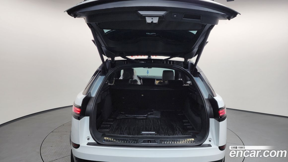 Land Rover Range Rover Velar 2025