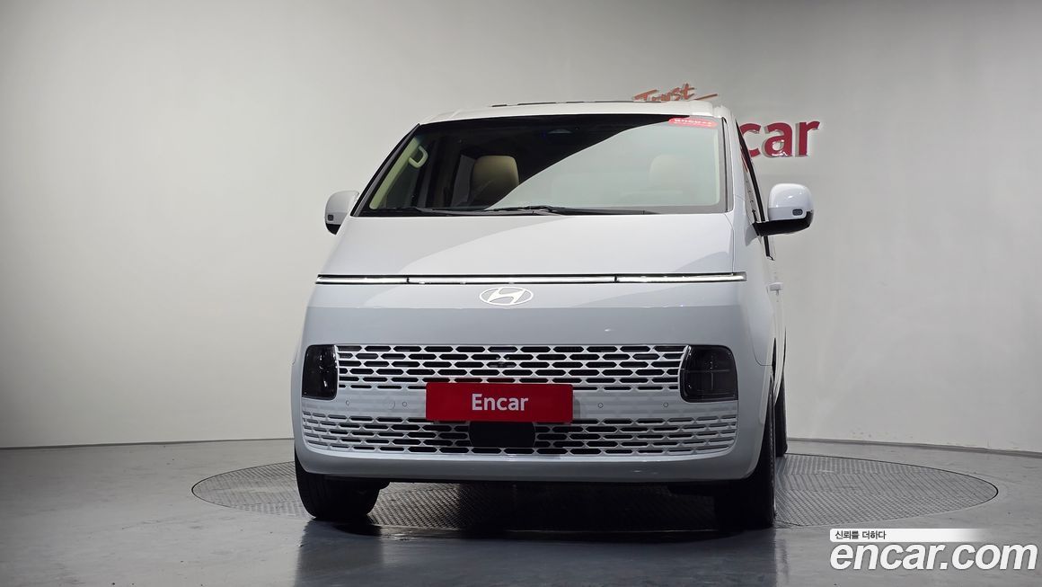 Hyundai Staria 2025