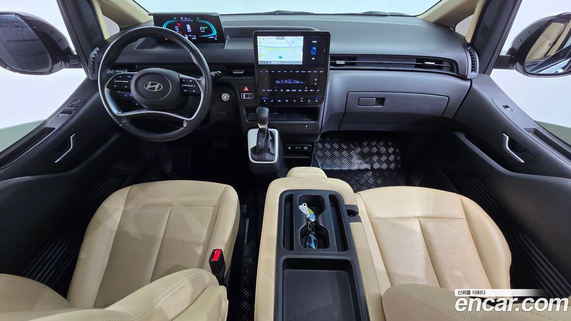 Hyundai Staria 2025