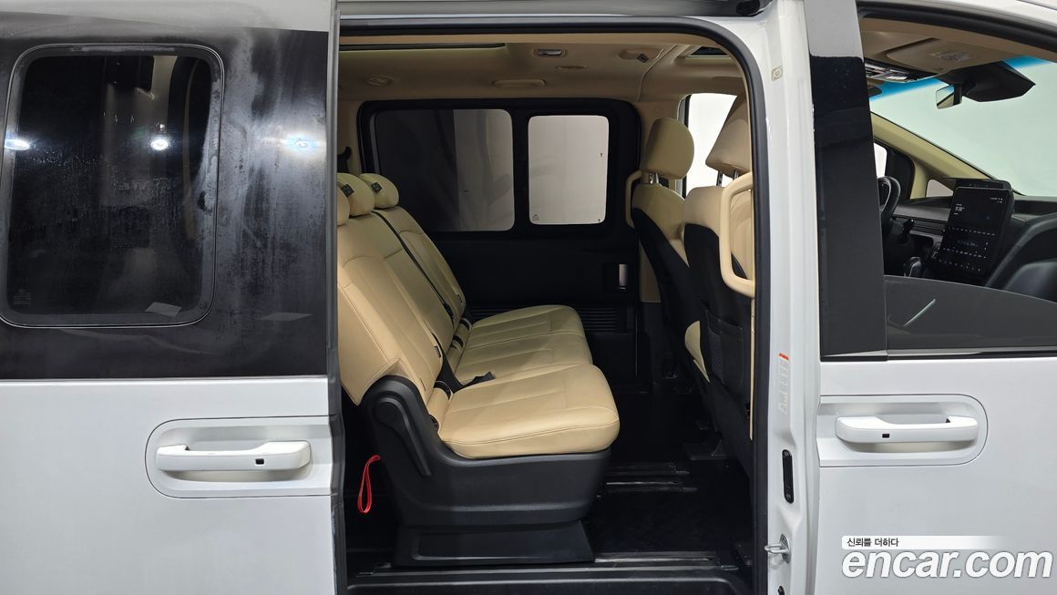 Hyundai Staria 2025