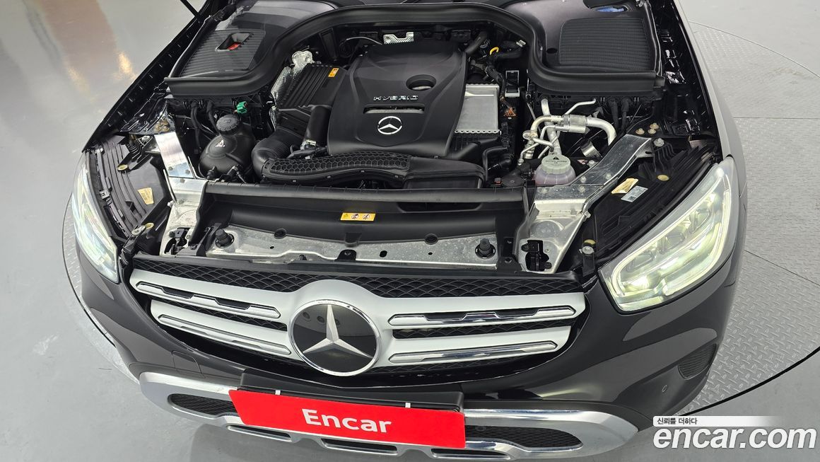 Mercedes-Benz GLC-Class 2021