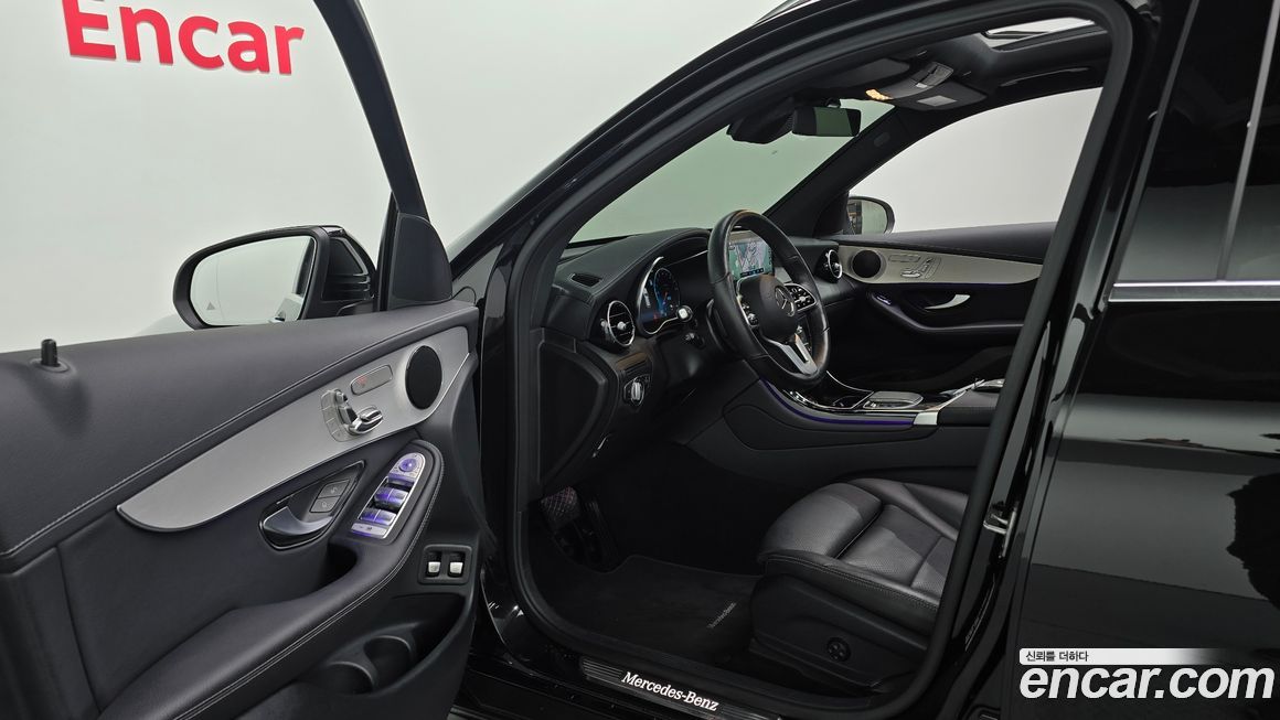 Mercedes-Benz GLC-Class 2021