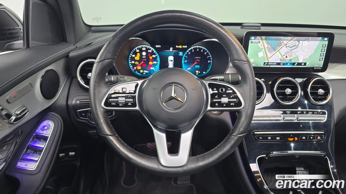 Mercedes-Benz GLC-Class 2021