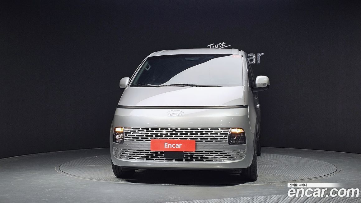 Hyundai Staria 2025