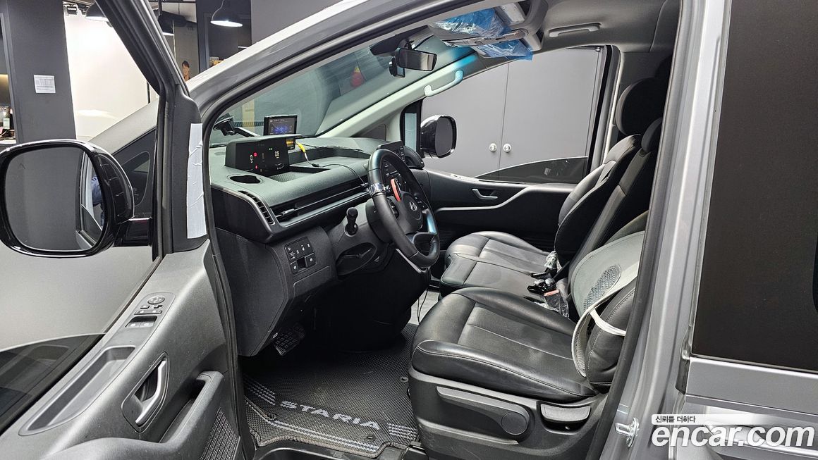 Hyundai Staria 2025