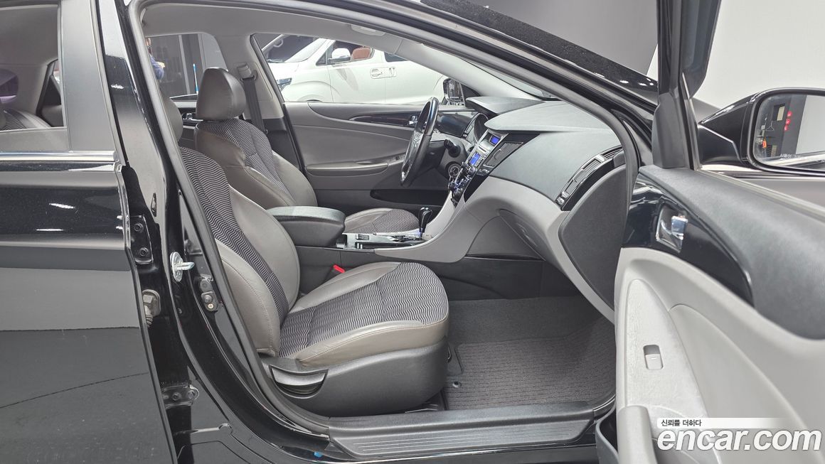 Hyundai Sonata 2010
