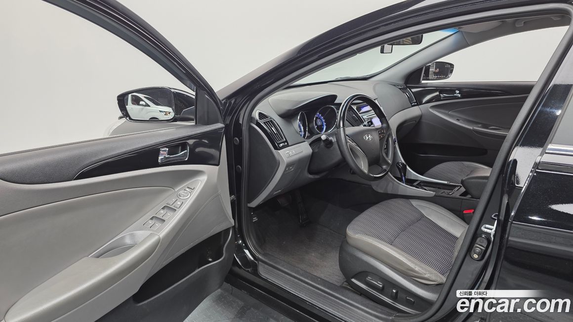 Hyundai Sonata 2010