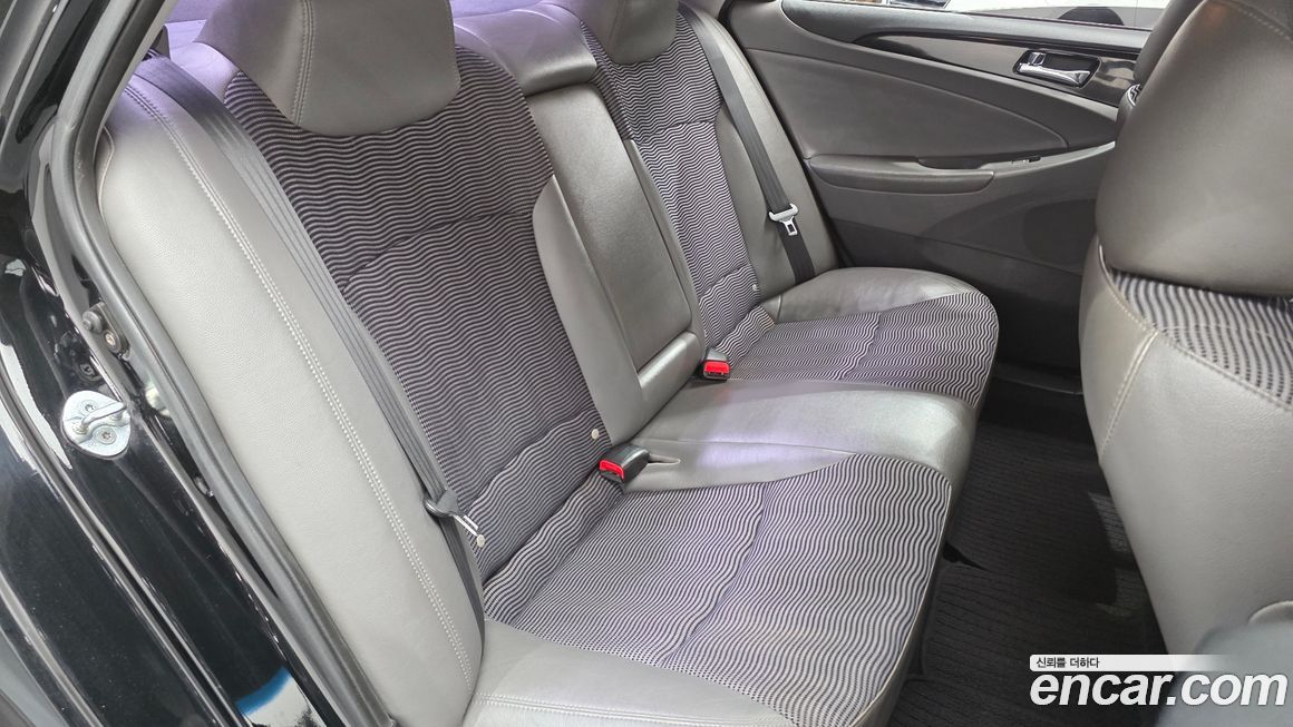 Hyundai Sonata 2010