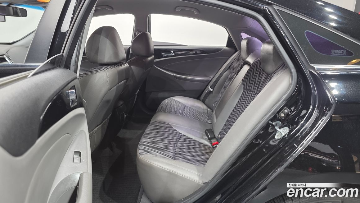 Hyundai Sonata 2010