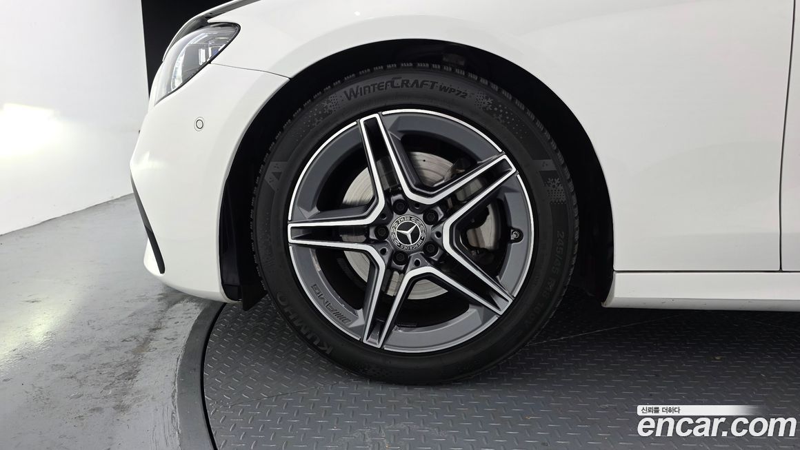 Mercedes-Benz E-Class 2023