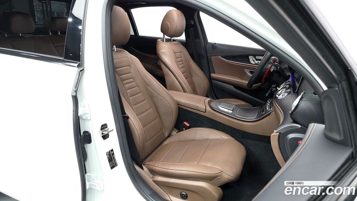 Mercedes-Benz E-Class 2023