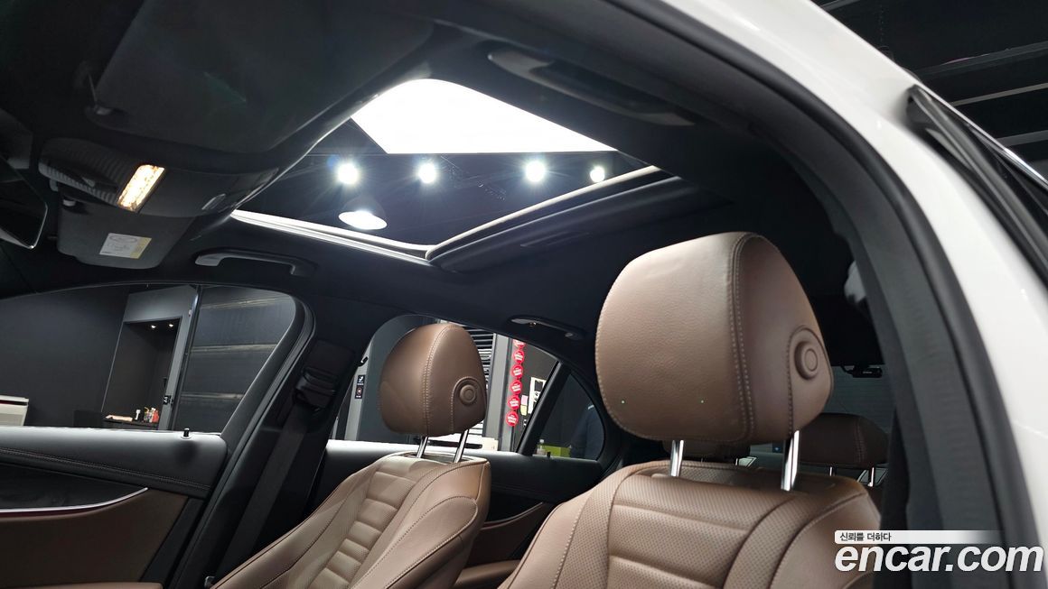 Mercedes-Benz E-Class 2023