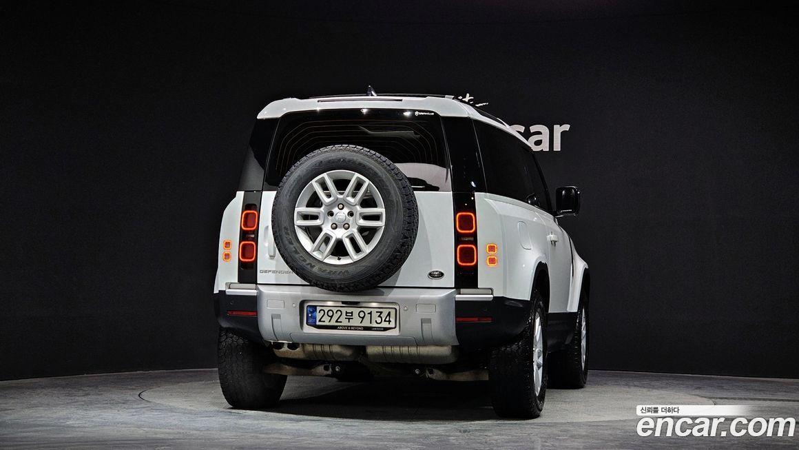 Land Rover Defender 2022