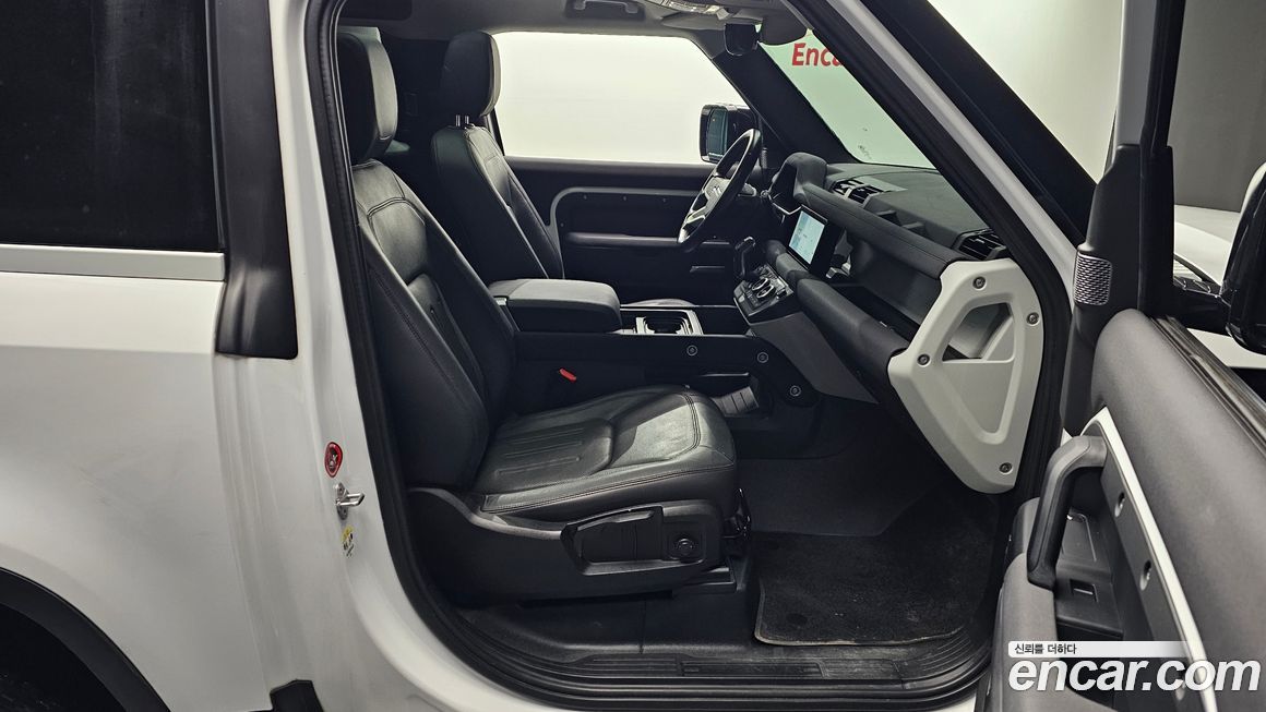 Land Rover Defender 2022