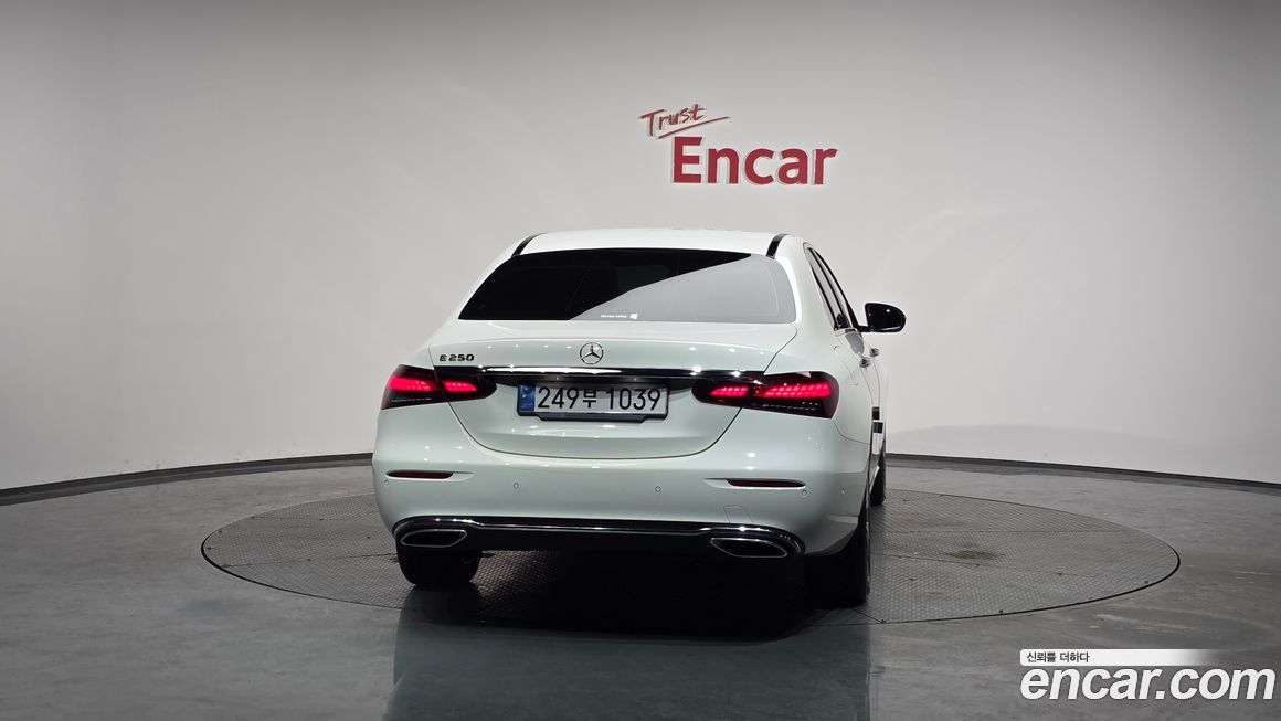 Mercedes-Benz E-Class 2021