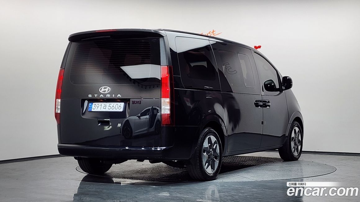 Hyundai Staria 2025