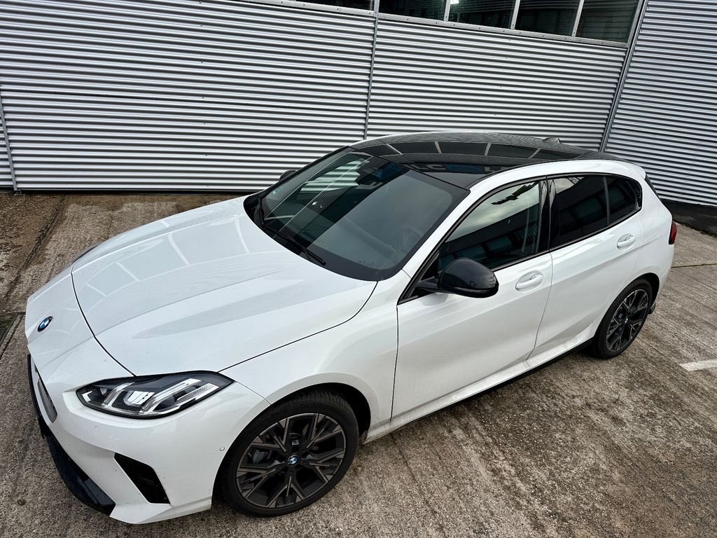 BMW 118 2025