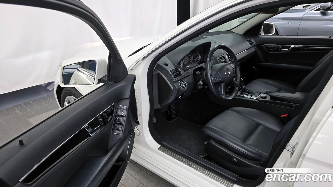 Mercedes-Benz C-Class 2010