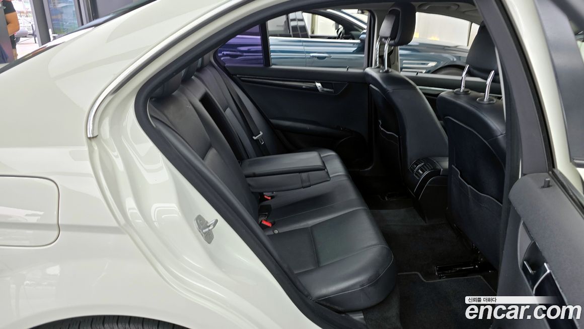 Mercedes-Benz C-Class 2010