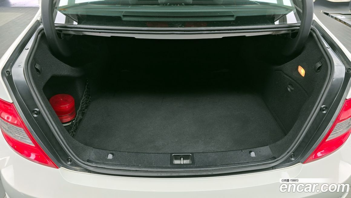 Mercedes-Benz C-Class 2010