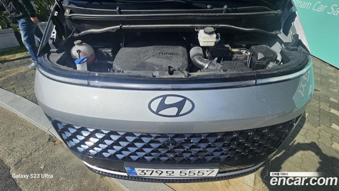Hyundai Staria 2025