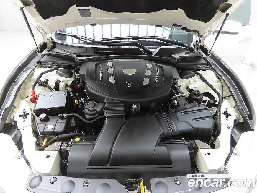 Maserati Ghibli 2015