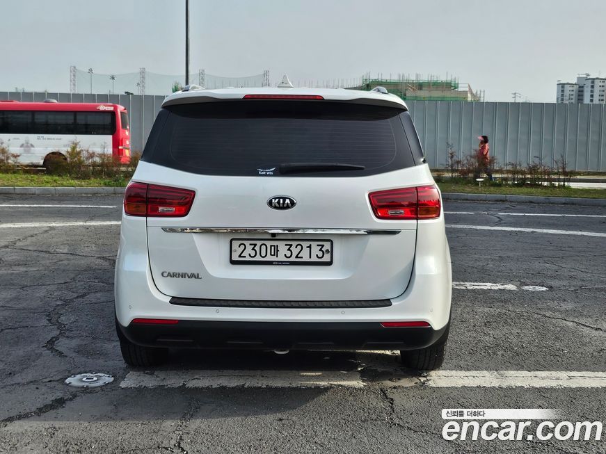 Kia Canival 2019