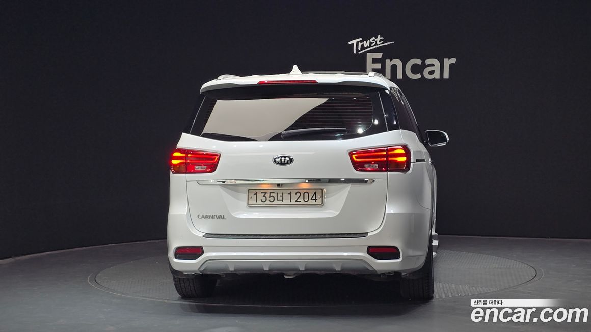Kia Canival 2020