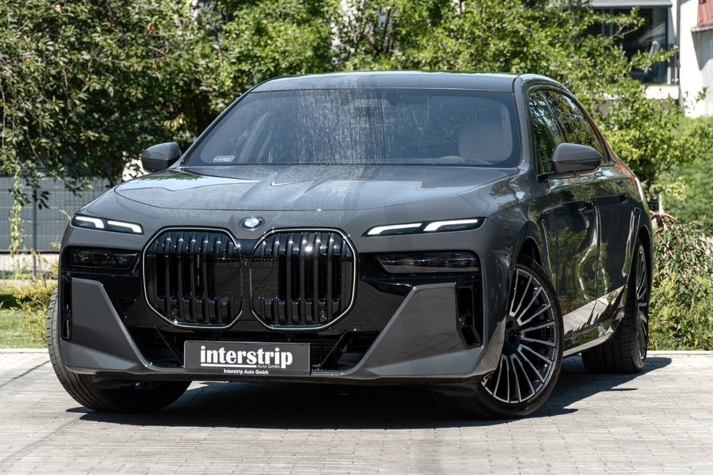 BMW 740 2025