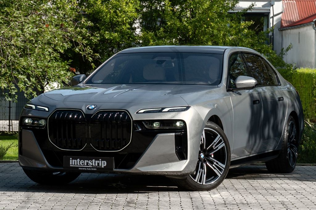 BMW 740 2025