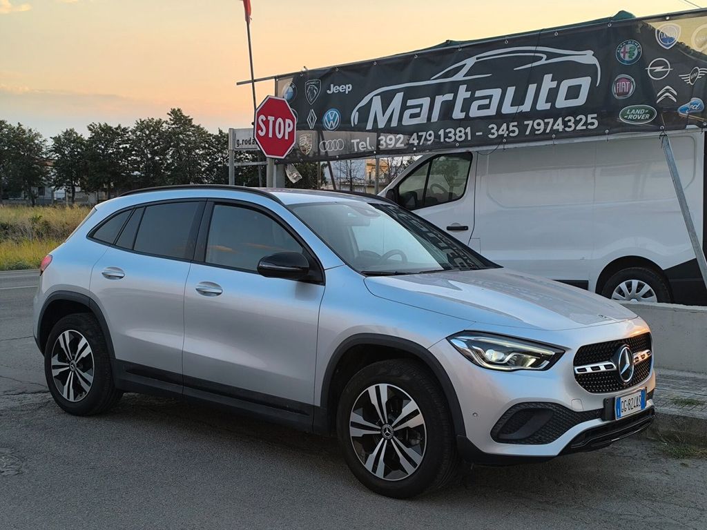 Mercedes-Benz GLA 200 2021