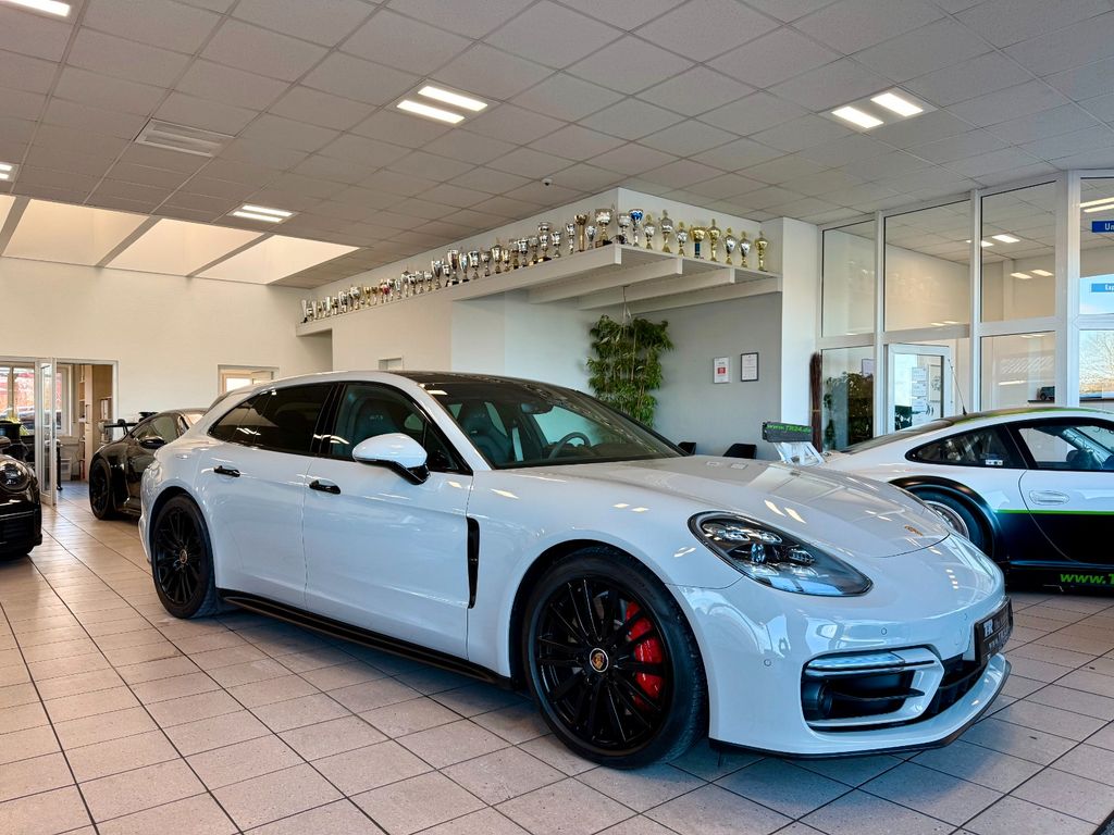 Porsche Panamera 2022