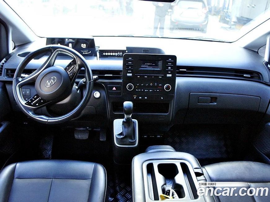 Hyundai Staria 2023