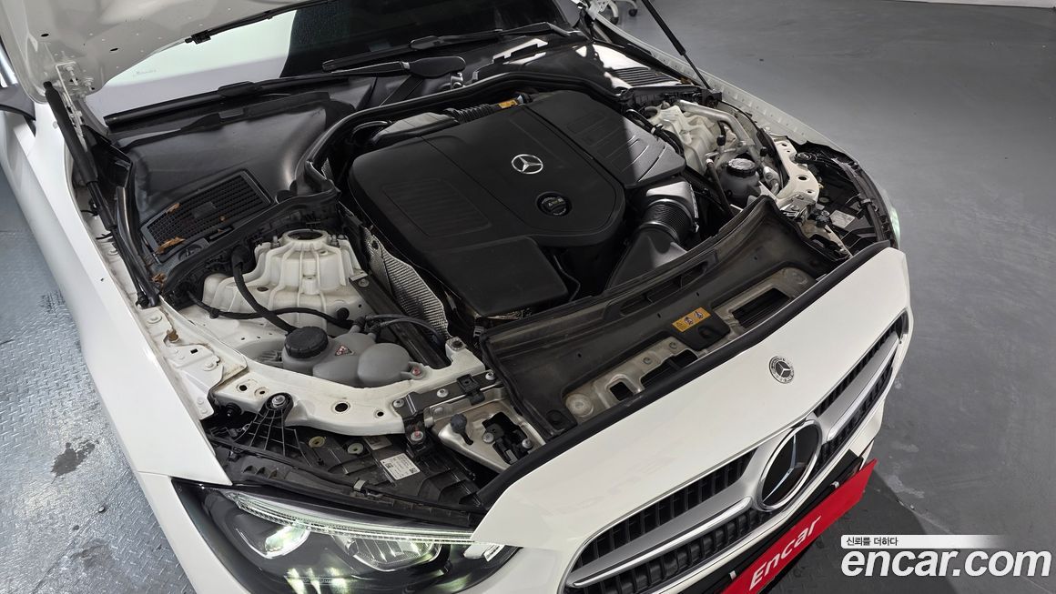 Mercedes-Benz C-Class 2024