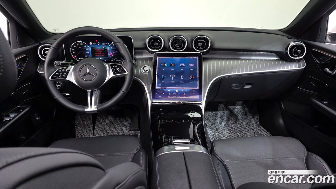 Mercedes-Benz C-Class 2024