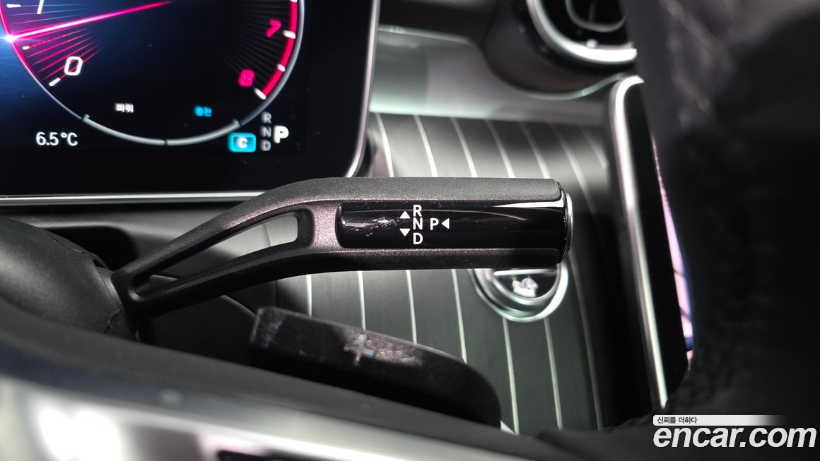 Mercedes-Benz C-Class 2024