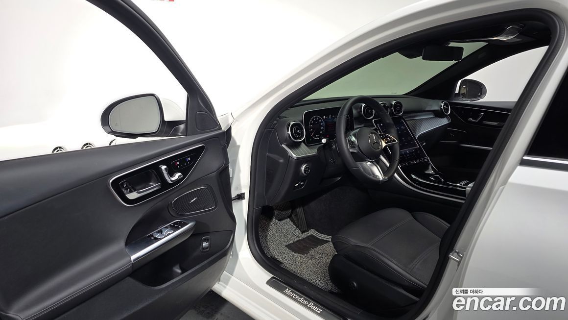 Mercedes-Benz C-Class 2024